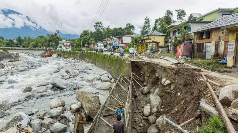 Himachal Pradesh: 144 Tourists Stuck in Lahaul-Spiti District After Cloudburst And Landslides Triggered By Heavy Rainfall