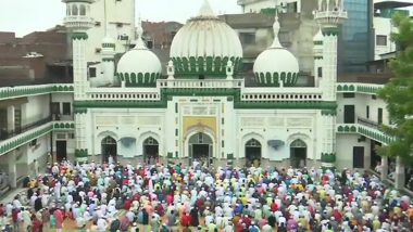 Eid-al-Adha 2021: People Offer Namaz at Khairuddin Masjid in Punjab's Amritsar (See Pics)