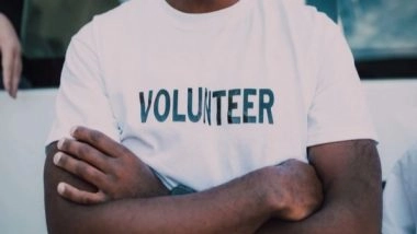 Lifestyle News | Study Suggests Volunteers with Lower Wealth Experience Greater Health Gains