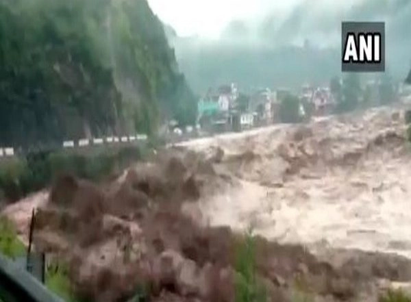 India News |  Kishtwar Cloudburst: IAF Helicopters Involved in Relief Operations