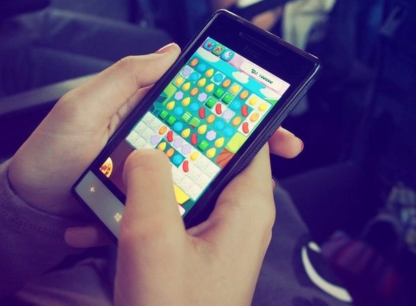 Lifestyle News | Study Finds Smartphone Gaming Can Be Harmful to Players Seeking Relief from Boredom