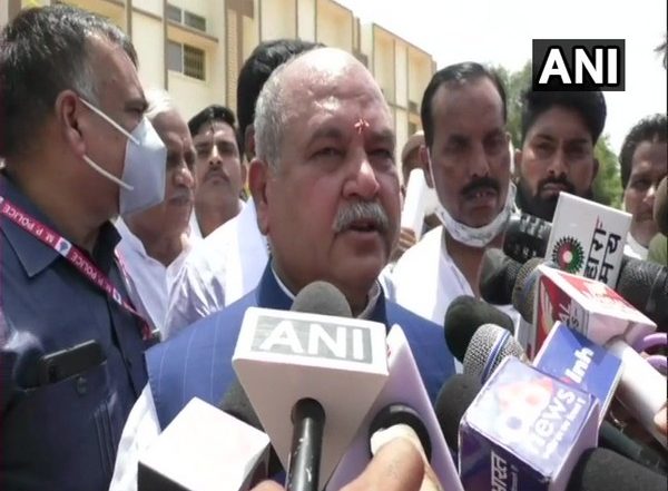 India News | Centre Ready to Discuss All Provisions of the Farm Laws Except Repealing Them, Says Agriculture Minister