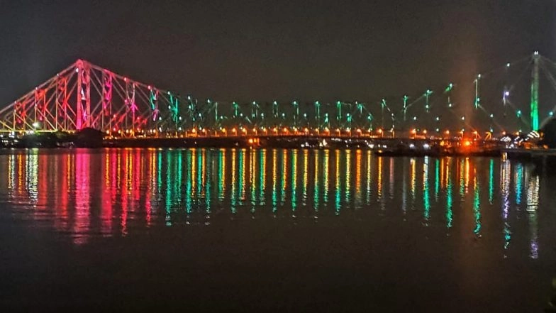 Howrah Bridge in Kolkata Decorated With Colours of Olympics To Cheer For India At Summer Games 2020 (Watch Video)