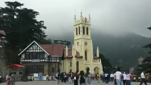 Himachal Pradesh: Tourists Seen Roaming at the Ridge in Shimla (Watch Video)