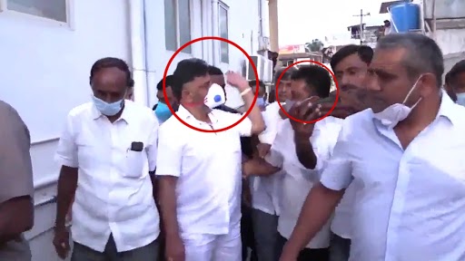 DK Shivakumar, Karnataka Congress President, Slaps a Party Worker for Trying To Put His Hand on His Shoulder in Mandya (Watch Video)