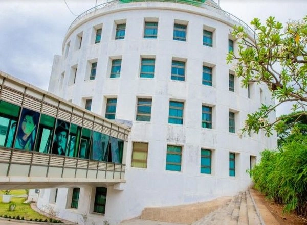 Business News | Commemorating Exemplary Vision and 15 Years of Excellence, Whistling Woods International Celebrated Its Founders' Day