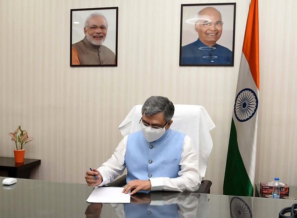 India News | Railways Operating 846 Passenger Trains in View of COVID-19