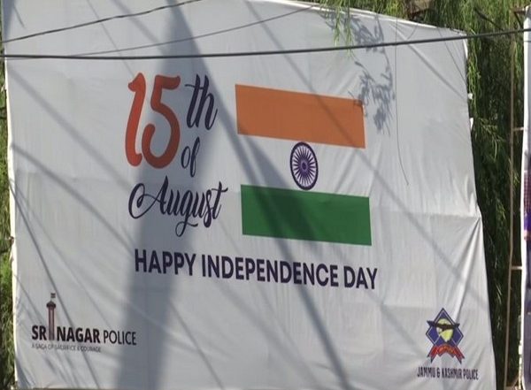 India News | Independence Day Hoardings Ignite Spirit of Patriotism in Srinagar