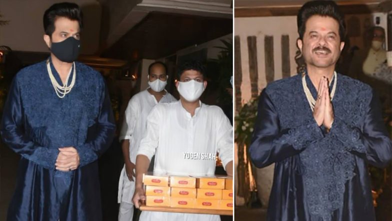 Rhea Kapoor-Karan Boolani Wedding: Anil Kapoor Opts For A Blue Kurta And White Dhoti As The Father Of The Bride; Distributes Sweets To Media (Watch Video)