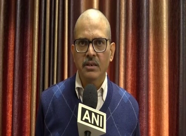 Uttar Pradesh: Another FIR Lodged Against Ex-IPS Officer Amitabh Thakur Arrested for Abetting Suicide of Rape Victim and Her Associate