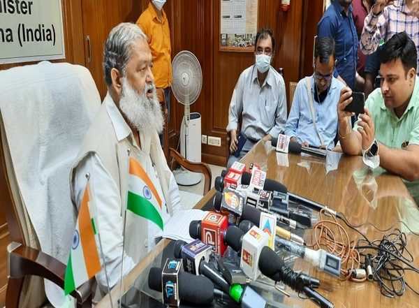 India News | Officials of Thailand Govt Appreciated Haryana's Model of Home Isolation to Prevent COVID Spread, Says Anil Vij