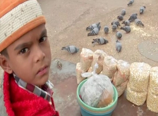 Hyderabad: 10 Year Old Boy Syed Aziz Helps Parents in Fundraising for Treatment of Cancer Affected Sister Sakeena Begum