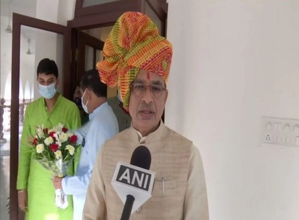 India News | MP CM Shivraj Singh Chouhan Hoists the National Flag at His Residence