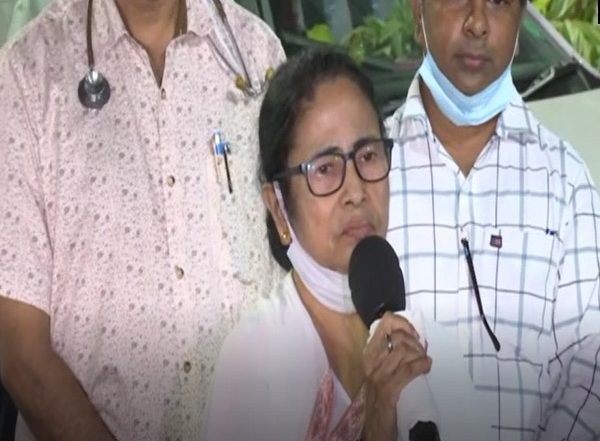 India News | Mamata to Hold Review Meetings Twice a Month to Monitor Health Infrastructure in West Bengal