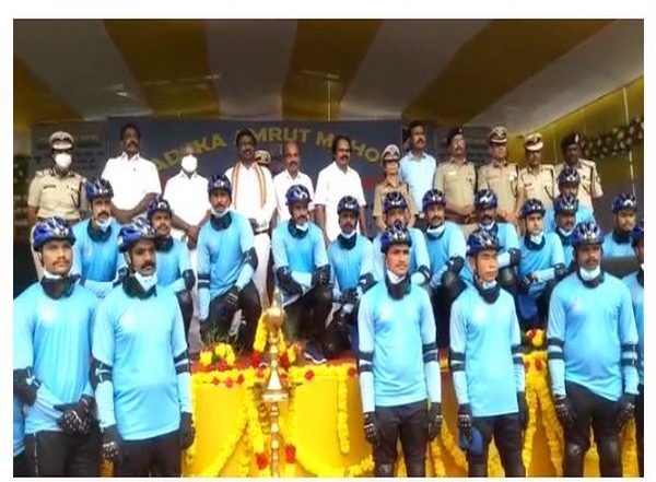 India News | CRPF Organizes Cycle Rally from Kanyakumari to Delhi to Celebrate 75th Independence Day Anniversary