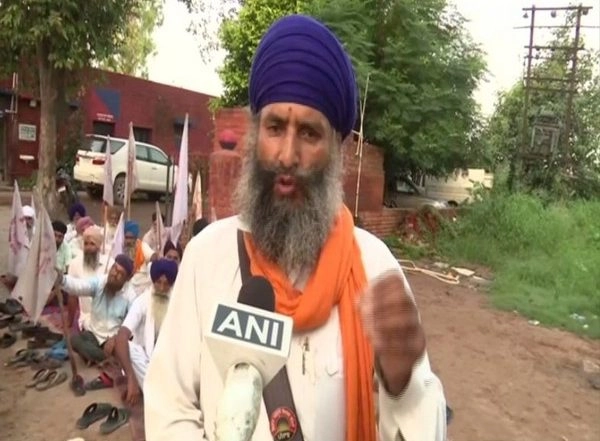 India News | Farmers Stage Protest After Misbehaviour by Cop in Amritsar