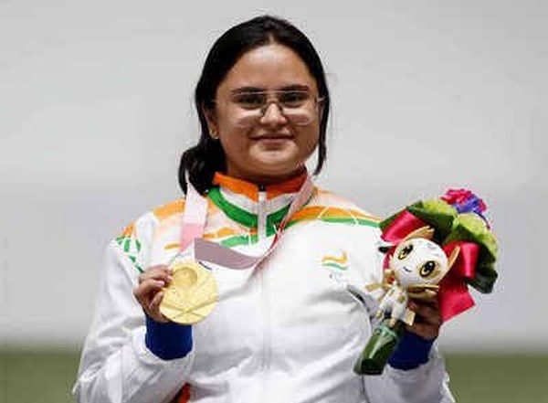 Sports News | Neeraj Thanks Avani for Giving Indians Opportunity to Listen to the National Anthem Again in Tokyo