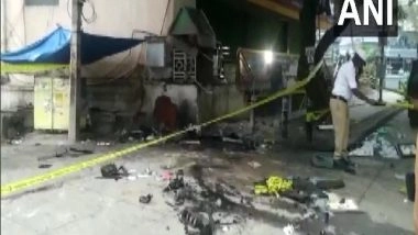 India News | Bengaluru:  DMK MLA's Son, Daughter-in-law Among 7 Killed in Car Accident