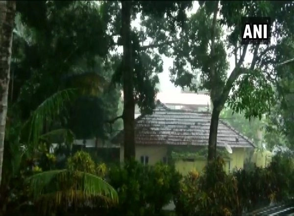 India News | Kerala: IMD Issues Orange, Yellow Alerts in Various Districts for Aug 28-29