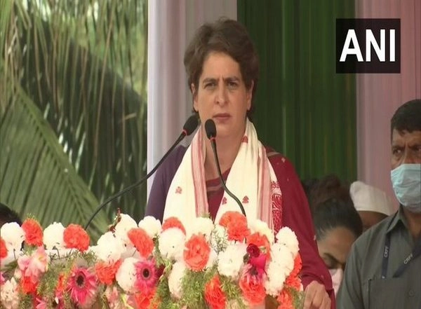 India News | Priyanka Gandhi Slams Centre over Inflation, Asks to Give Subsidy on Ujjwala LPG Cylinders