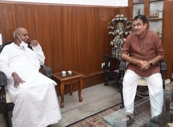 India News | Gadkari Meets Former PM Devegowda, Discusses Projects in K'taka