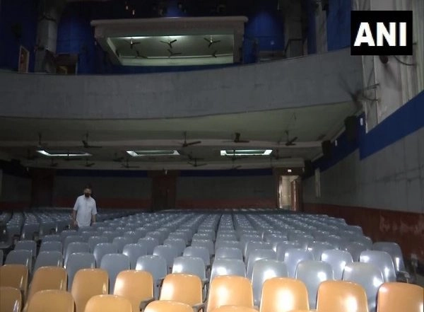 India News | Cinema Halls in Kolkata Remain Shut as Opening Them Without a New Movie Release Will Mean Losses: Hall Owner