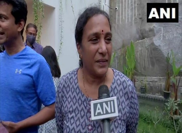 Sports News | Tokyo Olympics: Sindhu Was Upset After Losing Semi-final, Told Her to Relax, Says Mother PV Vijaya