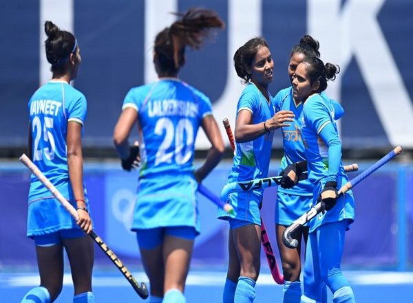 Indian Women's Hockey Team Reach Semis at Toyko Olympics 2020: Rahul Gandhi, Anurag Thakur & Other Politicians Extend Their Wishes (Read Tweets)