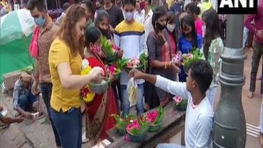 India News | Devotees Gather at Delhi's Gauri Shankar Temple to Celebrate Third Monday of Sawan