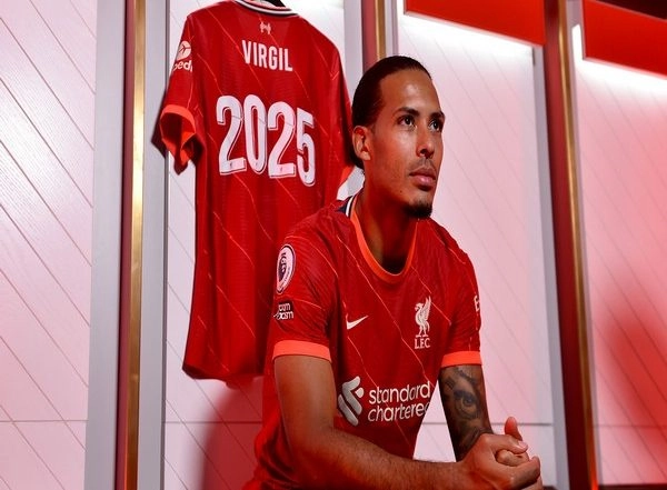 Sports News | Virgil Van Dijk Extends Stay with Liverpool FC, Signs Contract Extension Until 2025