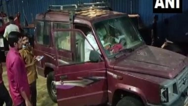 India News | Car Loaded with Firecrackers Found Outside Shiv Sena MLA's Office in Mumbai