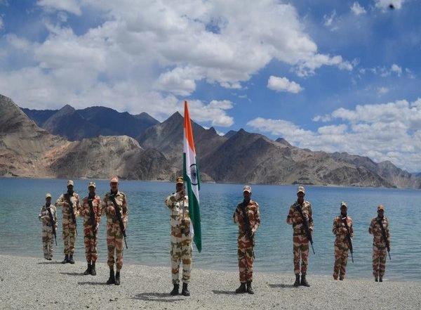 India Independence Day 2021: ITBP Personnel Celebrate 75th I-Day at Banks of Pangong Tso in Ladakh (Watch Video)