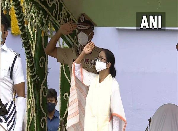 India News | West Bengal CM Hoists National Flag at Red Road in Kolkata