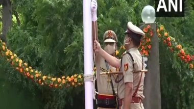 India News | Delhi's New Police Commissioner Hoists Tricolour at Police Headquarters on Independence Day