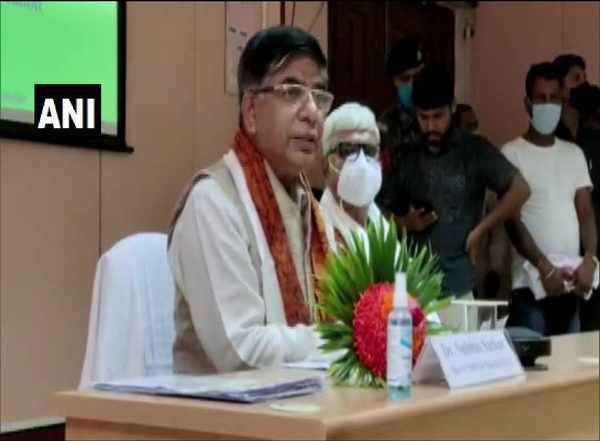 India News | Union Minister Subhas Sarkar Sparks Row over Remark on Rabindranath Tagore's Complexion