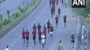 India News | Mini Marathon Held in Mumbai to Mark 50th-anniversary of India-Pakistan War