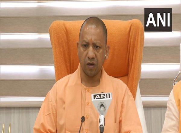 Uttar Pradesh CM Yogi Adityanath Directs Officials To Prevent Outbreak of Communicable Diseases