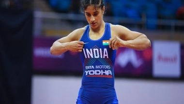 Sports News | Tokyo Olympics: Vinesh Phogat Storms into Quarter-finals