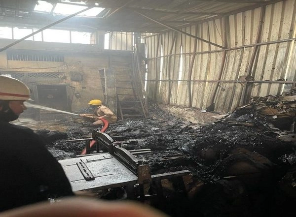 India News | Fire Breaks out at Plastic Factory in Delhi; No Causalities Reported