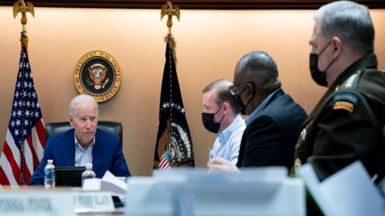 Kabul Blasts: Joe Biden Meets US Top Officials as Twin Blasts Rock Afghanistan Capital City Amid Evacuations