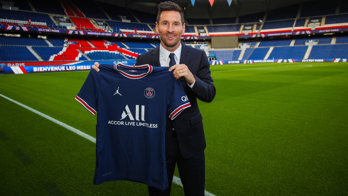 Lionel Messi In PSG Jersey Images & HD Wallpapers for Free Download Online  for All Paris Saint Germain Fans For 2021-22 Football Season | ⚽ LatestLY