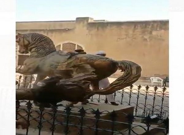 World News | Delhi Sikh Body Chief Condemns Vandalism of Maharaja Ranjit Singh's Statue in Pakistan