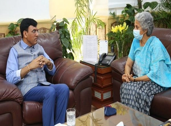India News | Union Minister Mansukh Mandaviya Meets WHO Chief Scientist Dr Soumya Swaminathan, Discusses WHO's Approval of Covaxin