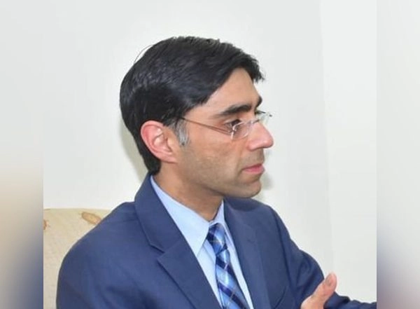 World News | Global Community Should Learn from Its Past Mistakes, Engage with Taliban: Pakistan NSA on Afghan-crises