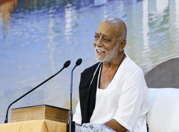 Business News | Ramayana's Famous Exponent Morari Bapu Gifts Rs 57 Lakh to the Indian Olympic Squad