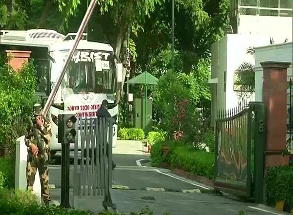 India News | Indian Tokyo Olympics Contingent Meets PM Modi over Breakfast Today