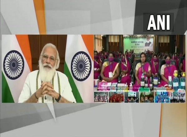 PM Narendra Modi Participates in 'Atmanirbhar Narishakti Se Samvad', Interacts With Women SHG Members