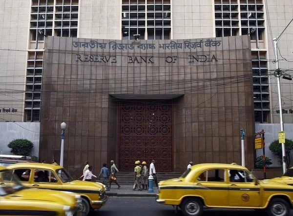 Business News | RBI Board Reviews Economic Situation Amid Challenges
