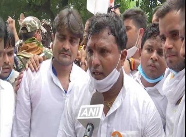 Indian Youth Congress Stages Protest Over Rahul Gandhi's Twitter Account Suspension