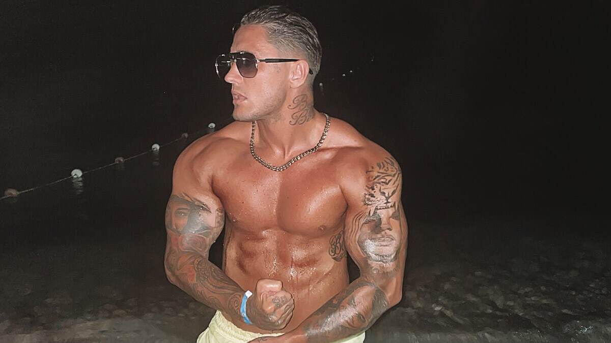 Stephen bear nudes